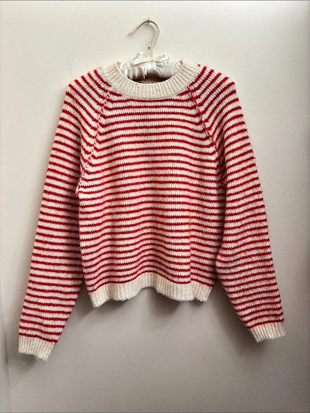 American Eagle Striped Crewneck Sweater in Red & Cream Size Small